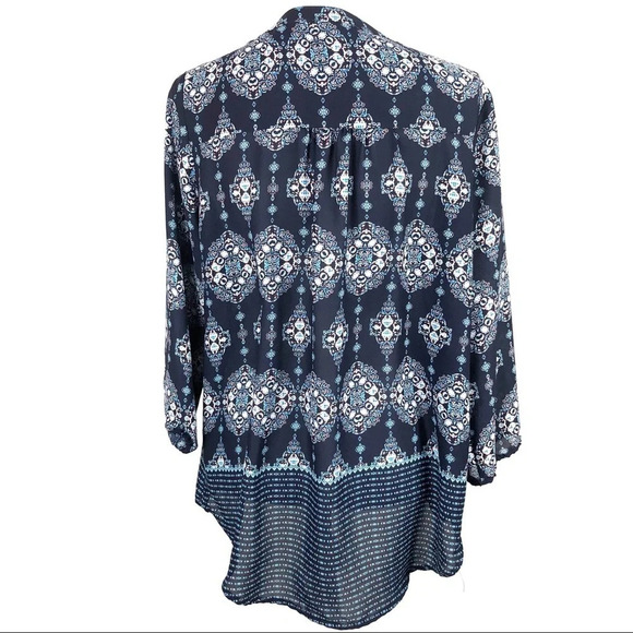 Stitch Fix 0+0 Navy Medallion Print 3/4 Sleeve Top - Picture 5 of 8